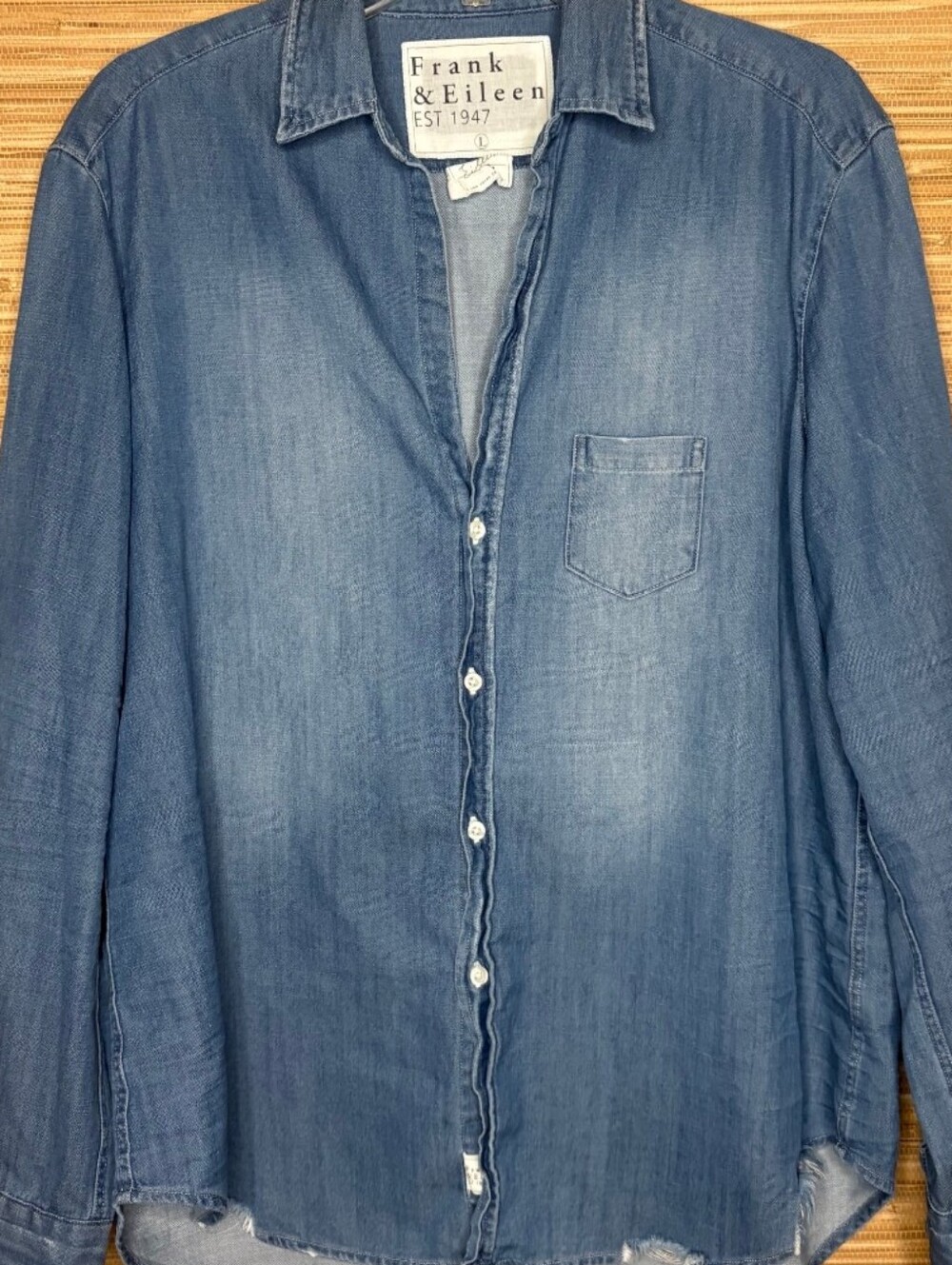 Frank & Eileen Eileen Denim Relaxed Fit Button-Down Shirt Size Large - Picture 9 of 15